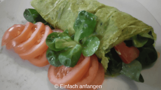 Zucchini-Wrap trifft Feldsalat und Tomate